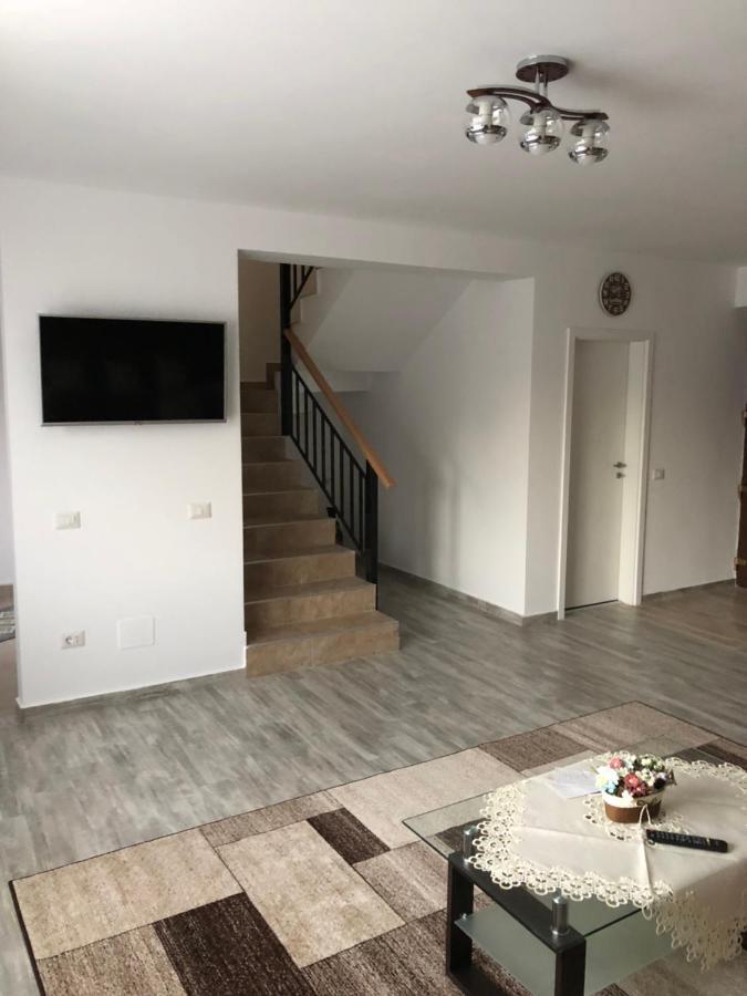 Aleria De Piatra Aparthotel Piatra Neamt Luaran gambar