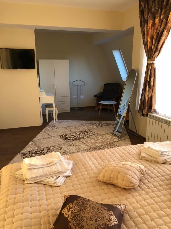 Aleria De Piatra Aparthotel Piatra Neamt Luaran gambar