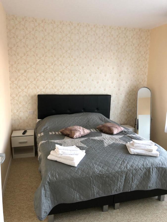 Aleria De Piatra Aparthotel Piatra Neamt Luaran gambar